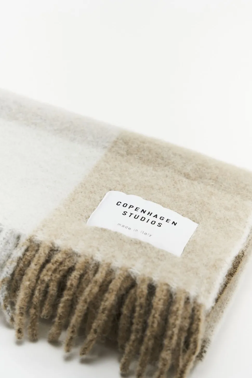 cph_shawl__wool_mix_2-10.webp COPENHAGEN STUDIOS Cph Shawl 4 Wool Mix^ Sjaals