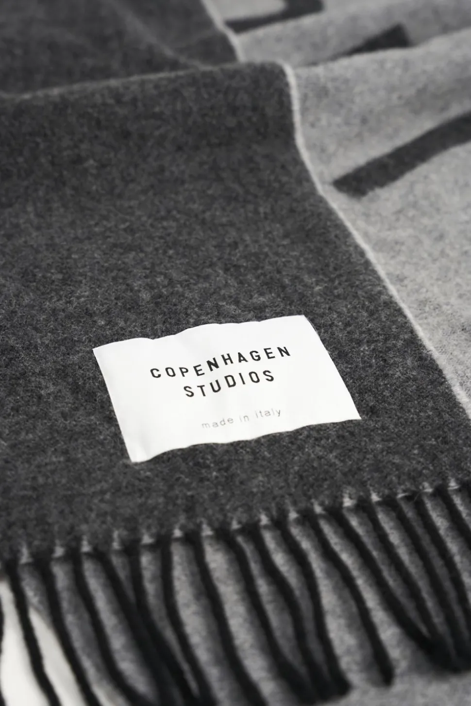 cph_shawl__wool_mix_3-8.webp COPENHAGEN STUDIOS Cph Shawl 1 Wool Mix^ Sjaals